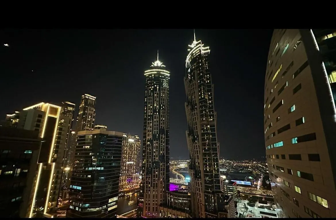 Chic Apartment Near Down Town In Business Bay 迪拜