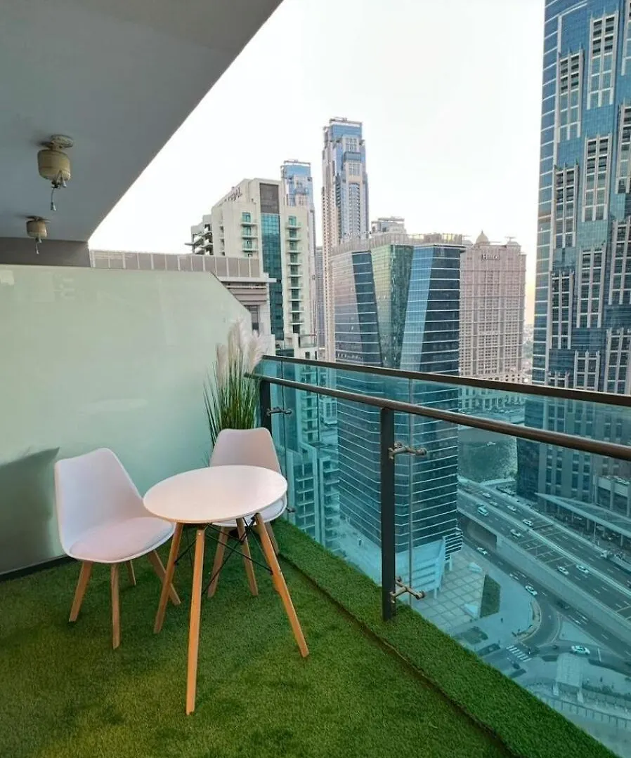 Chic Apartment Near Down Town In Business Bay 迪拜